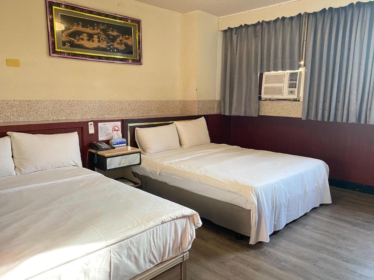 Huang Kai Hotel Taichung Extérieur photo