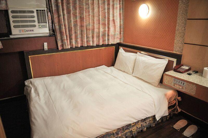 Huang Kai Hotel Taichung Extérieur photo