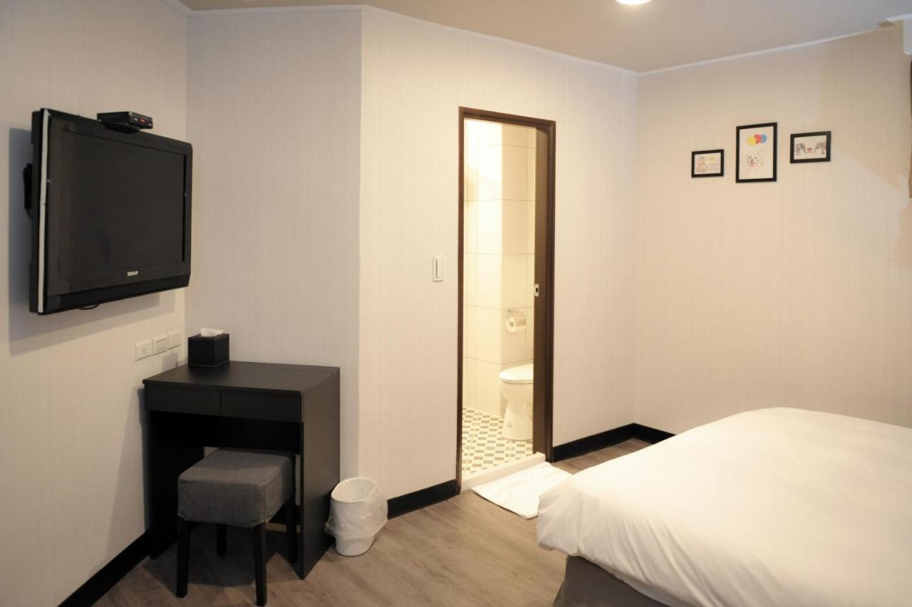 Huang Kai Hotel Taichung Extérieur photo