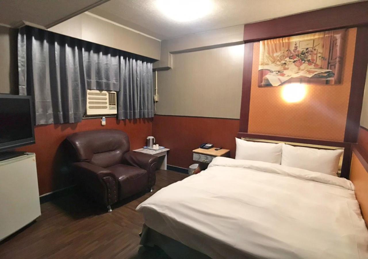 Huang Kai Hotel Taichung Extérieur photo
